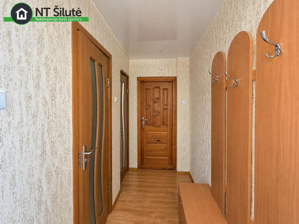 PARDUODAMAS 2 KAMBARIŲ BUTAS ŠILUTĖS MIESTO CENTRE, LAISVĖS AL. 7 (11)