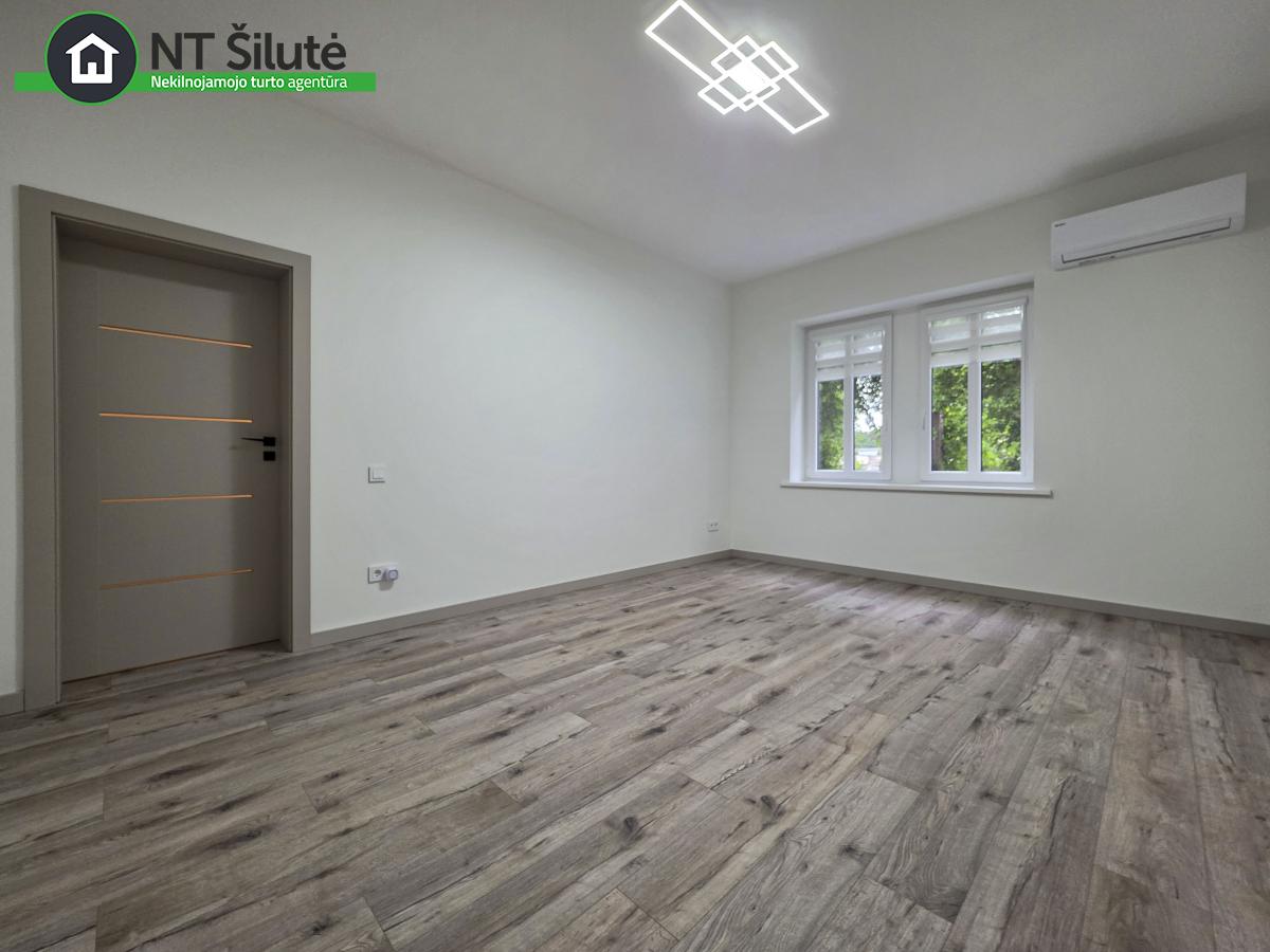 PARDUODAMAS 2 KAMBARIŲ BUTAS ANTRAME AUKŠTE  (2)
