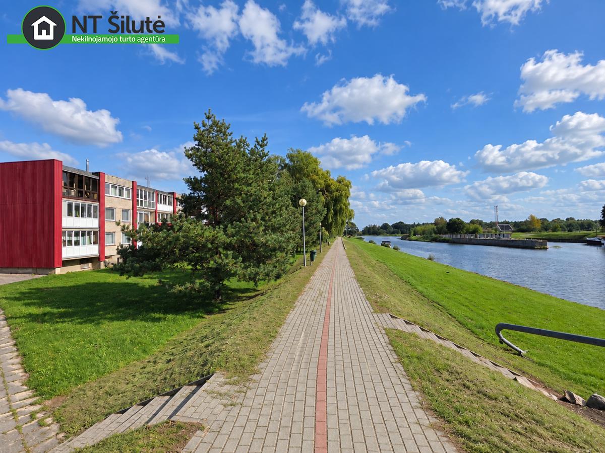 PARDUODAMAS ERDVUS 3 KAMBARIŲ BUTAS RUSNĖJE, DONELAIČIO G. 7 (18)