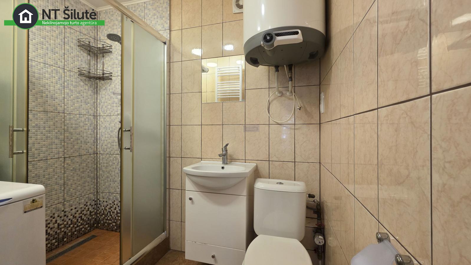 PARDUODAMAS 2 KAMBARIŲ BUTAS ANTRAME AUKŠTE (20)