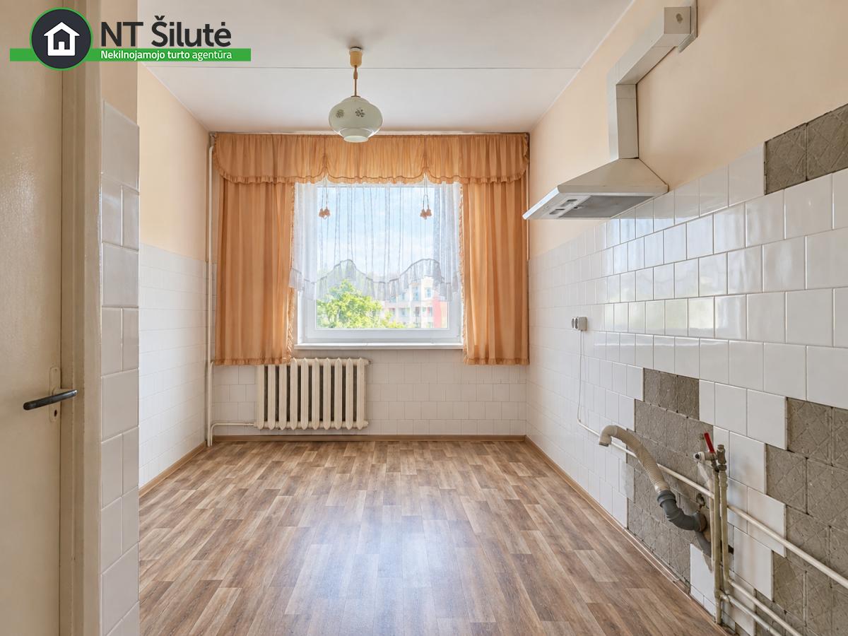 PARDUODAMAS ERDVUS 3 KAMBARIŲ BUTAS RUSNĖJE, DONELAIČIO G. 7 (10)