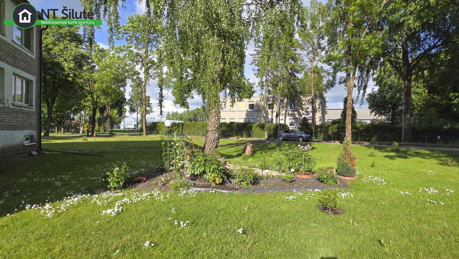 PARDUODAMAS 2 KAMBARIŲ BUTAS ANTRAME AUKŠTE (25)