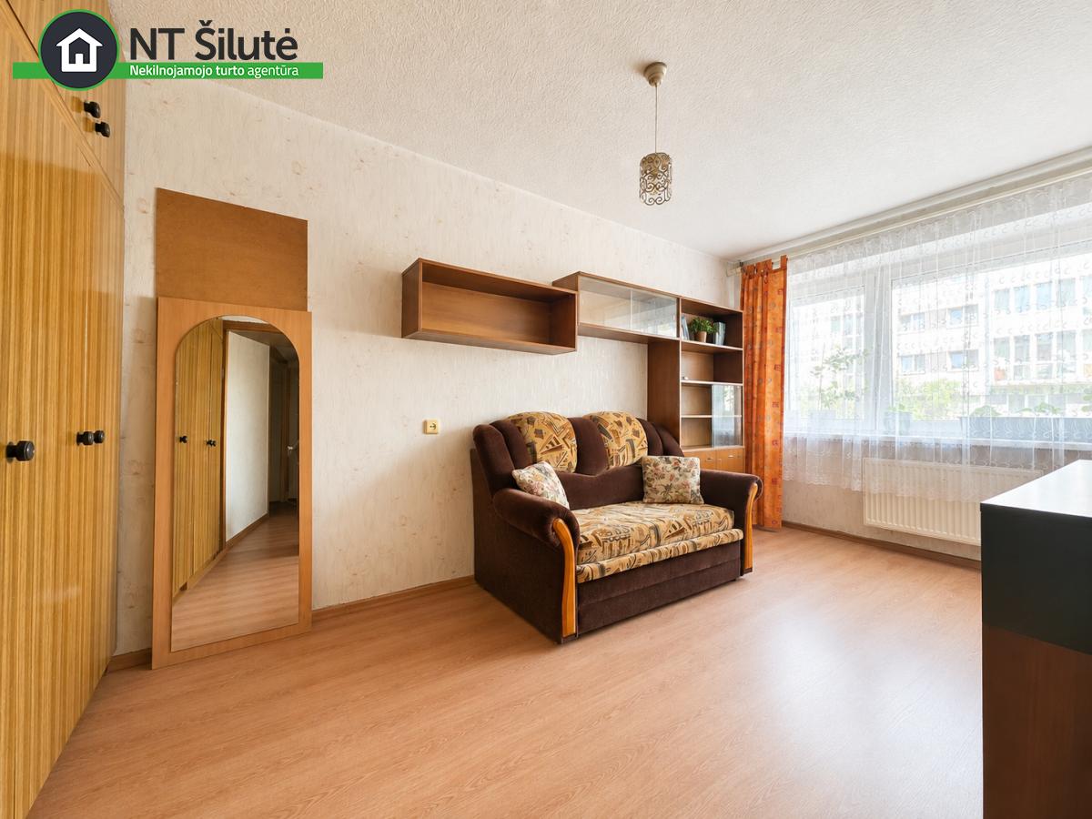 PARDUODAMAS 2 KAMBARIŲ BUTAS ŠILUTĖS MIESTO CENTRE, LAISVĖS AL. 7 (5)