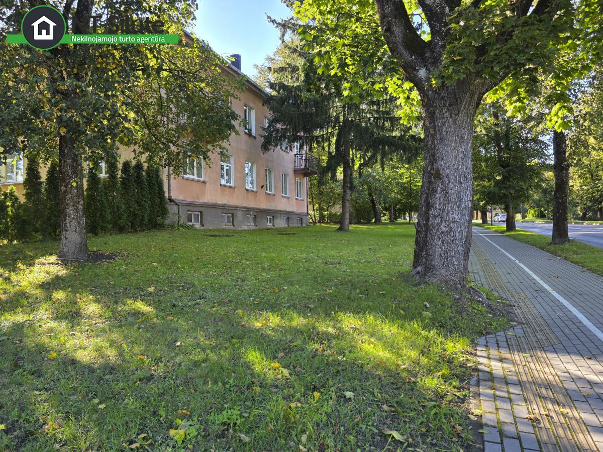 PARDUODAMAS 3 KAMBARIŲ BUTAS TILŽĖS G. 40 (19)