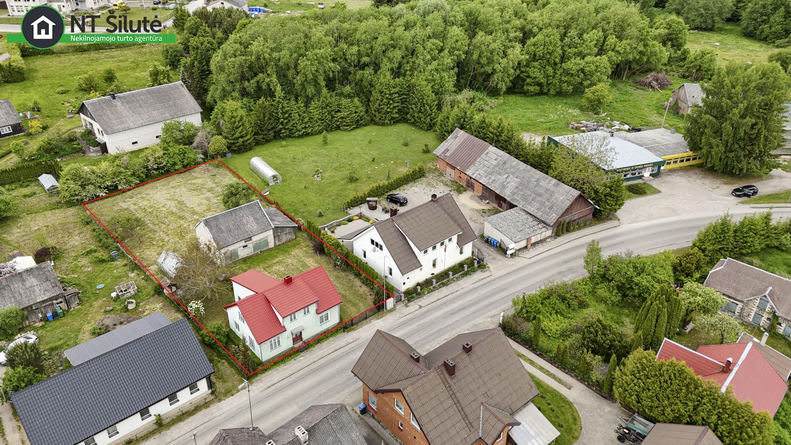 PARDUODAMAS GYVENAMASIS NAMAS ŽEMAIČIŲ NAUMIESTYJE, LAISVĖS G. 15 (17)