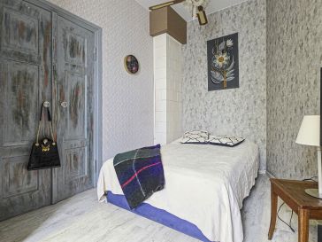 PIRMAME AUKŠTE PARDUODAMAS 2 KAMBARIŲ BUTAS ŠILUTĖJE