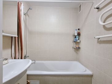 PARDUODAMAS 3 KAMBARIŲ BUTAS  KNYGNEŠIŲ G. 17