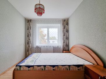 PARDUODAMAS 2 KAMBARIŲ BUTAS RENOVUOTAME NAME LAISVĖS AL.4