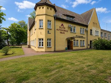 PARDUODAMAS 2 KAMBARIŲ BUTAS ANTRAME AUKŠTE 
