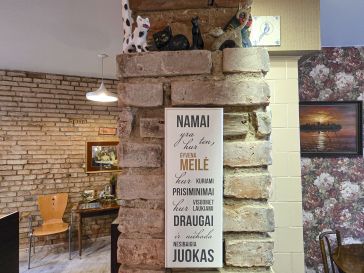 PIRMAME AUKŠTE PARDUODAMAS 2 KAMBARIŲ BUTAS ŠILUTĖJE