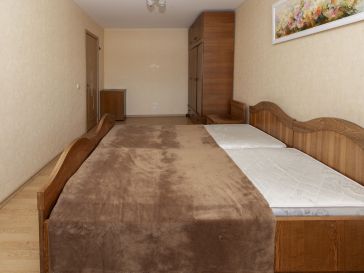 PARDUODAMAS TVARKINGAS 3 KAMBARIŲ BUTAS SAUGOSE