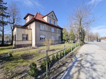 PARDUODAMAS 2 KAMBARIŲ BUTAS ANTRAME AUKŠTE SODŲ G. 17