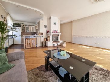 PARDUODAMAS 2 KAMBARIŲ BUTAS ANTRAME AUKŠTE SODŲ G. 17