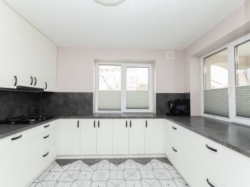 PARDUODAMAS GYVENAMASIS NAMAS ŠILUTĖJE, NIDOS G.