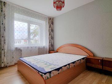 PARDUODAMAS 2 KAMBARIŲ BUTAS RENOVUOTAME NAME LAISVĖS AL.4