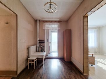 PARDUODAMAS 1 KAMBARIO SU MAŽUOJU HOLU BUTAS KNYGNEŠIŲ G.13