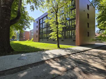 PARDUODAMAS 2 KAMBARIŲ BUTAS RENOVUOTAME NAME V.KUDIRKOS G. 25