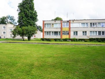 PARDUODAMAS  3-JŲ KAMBARIŲ BUTAS JUKNAIČIUOSE