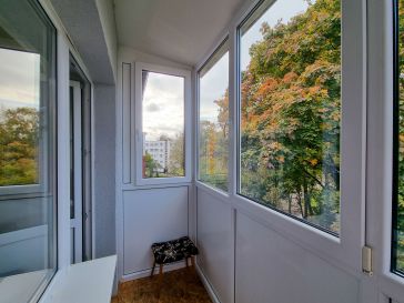 PARDUODAMAS 2 KAMBARIŲ BUTAS RENOVUOTAME NAME LAISVĖS AL.4