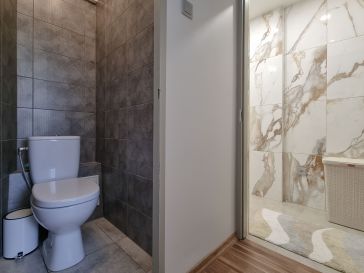 PARDUODAMAS 1 KAMBARIO BUTAS SU MAŽUOJU HOLU ŠILUTĖJE, LIEPŲ G. 11