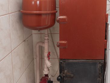 PARDUODAMAS TVARKINGAS 3 KAMBARIŲ BUTAS SAUGOSE