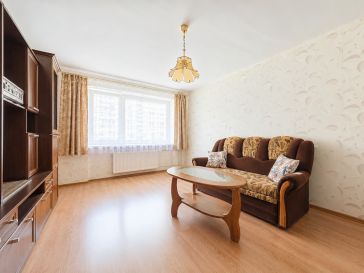 PARDUODAMAS 2 KAMBARIŲ BUTAS ŠILUTĖS MIESTO CENTRE, LAISVĖS AL. 7