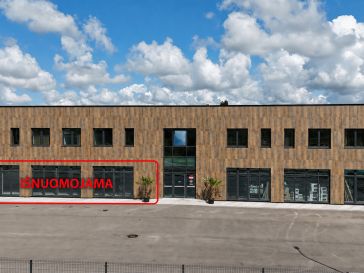 IŠNUOMOJAMA DALIS VERSLO CENTRO IŠSIDĖSČIUSI PER DU AUKŠTUS