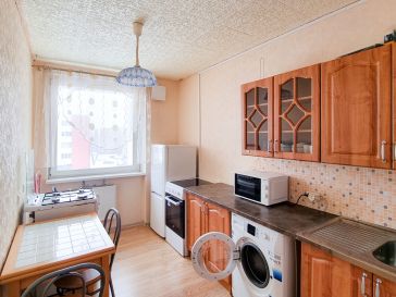 IŠNUOMOJAMAS VIENO KAMBARIO BUTAS GLUOSNIŲ G. 1350
