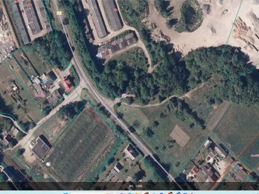 PARDUODAMA GYVENAMOJO NAMO DALIS SU 14 ARŲ ŽEMĖS SKLYPU