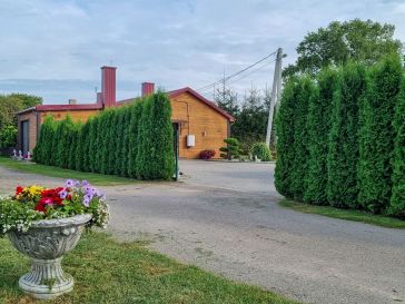 PARDUODAMAS GYVENAMAS NAMAS SU 17ARŲ ŽEMĖS SKLYPU