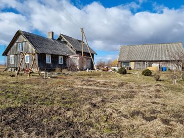 PARDUODAMA SODYBA RUSNĖJE SU 37.31 HA. ŽEMĖS SKLYPU