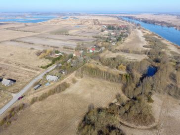 PARDUODAMA SODYBA RUSNĖJE SU 37.31 HA. ŽEMĖS SKLYPU