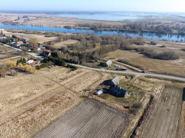 PARDUODAMA SODYBA RUSNĖJE SU 37.31 HA. ŽEMĖS SKLYPU
