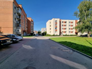 PARDUODAMAS 1 KAMBARIO BUTAS PIRMAME AUKŠTE