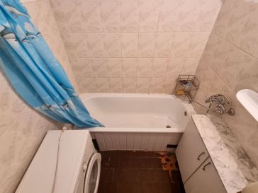 PARDUODAMAS 1 KAMBARIO BUTAS PIRMAME AUKŠTE