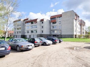 PARDUODAMAS 1 KAMBARIO BUTAS PIRMAME AUKŠTE
