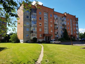 PARDUODAMAS 1 KAMBARIO SU MAŽUOJU HOLU  BUTAS ŽALGIRIO G. 13