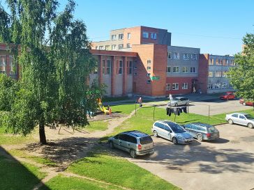 PARDUODAMAS  1  KAMBARYS  2 AUKŠTE BENDRABUTYJE