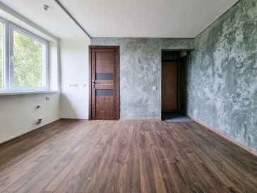 PARDUODAMAS 2 KAMBARIŲ BUTAS 30