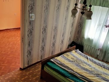 PARDUODAMAS  2  KAMBARIŲ  BUTAS  2 AUKŠTE