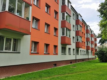 PARDUODAMAS  2  KAMBARIŲ  BUTAS  2 AUKŠTE