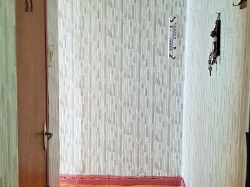 PARDUODAMAS  2  KAMBARIŲ  BUTAS  2 AUKŠTE