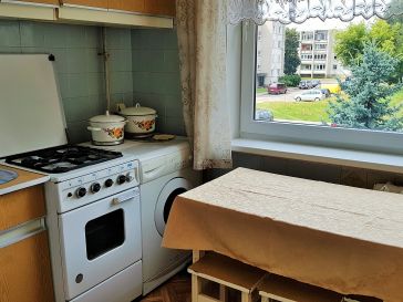PARDUODAMAS  2  KAMBARIŲ  BUTAS  2 AUKŠTE