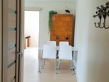 PARDUODAMAS  2  KAMBARIŲ  BUTAS  3 AUKŠTE
