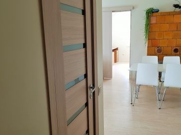 PARDUODAMAS  2  KAMBARIŲ  BUTAS  3 AUKŠTE