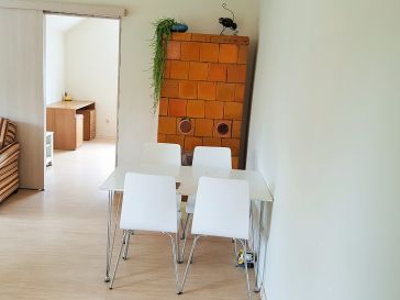 PARDUODAMAS  2  KAMBARIŲ  BUTAS  3 AUKŠTE