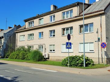 PARDUODAMAS  2  KAMBARIŲ  BUTAS  3 AUKŠTE