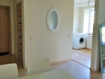 PARDUODAMAS  2  KAMBARIŲ  BUTAS  3 AUKŠTE