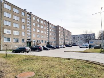 PARDUODAMAS 2 KAMBARIŲ BUTAS MELIORATORIŲ AL. 10