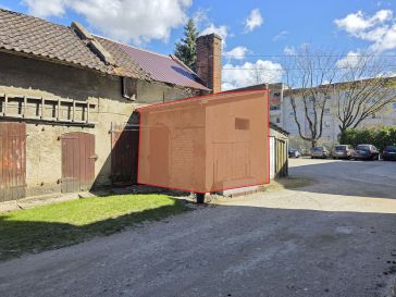 PARDUODAMAS 2 KAMBARIŲ BUTAS ŠILUTĖS CENTRE, PIRMAME AUKŠTE